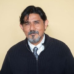 Carlos Alberto Garrido De la Calleja. Profesor-investigador del Instituto de Investigaciones Histórico-Sociales de la Universidad Veracruzana. Es doctor en Sociología con especialidad en estudios migratorios.